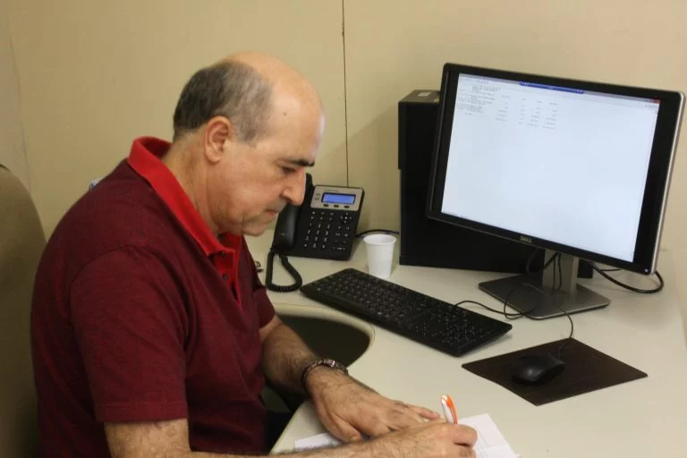 Metade da receita municipal é gasta com servidores e contratados