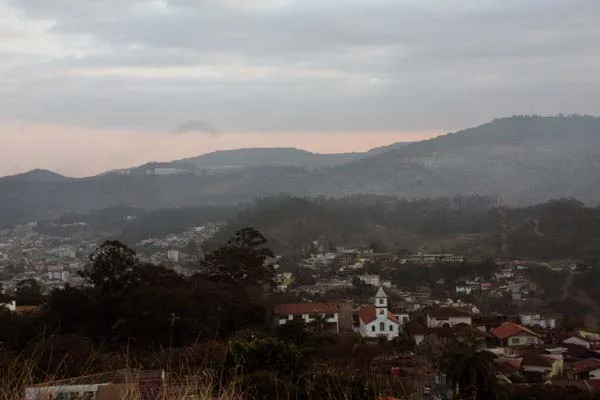 Vale rica, cidade pobre. Assim caminha Itabira