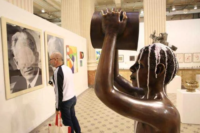 Vereadores aprovam moção de repúdio ao Ministério da Educação por patrocinar Queermuseu