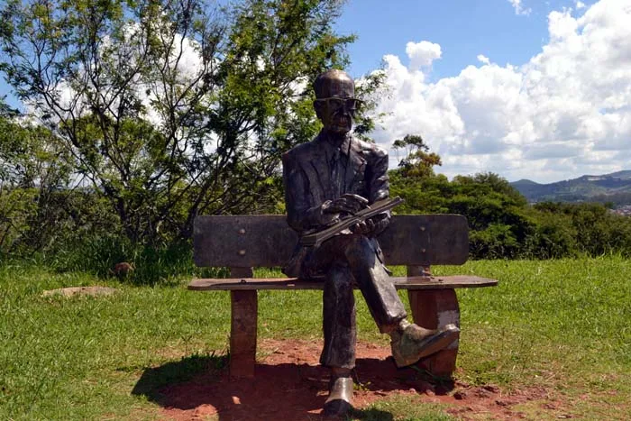 Itabira, berço do poeta Drummond, merece título de Capital da Poesia?