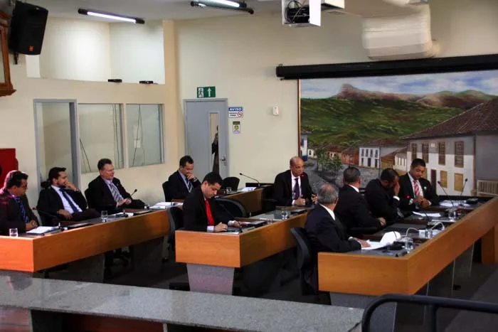 Neidson quer impedir que tribuna da Câmara vire palanque contra o governo