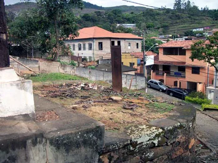 Não iludo ninguém, eles é que veem amor onde não tem