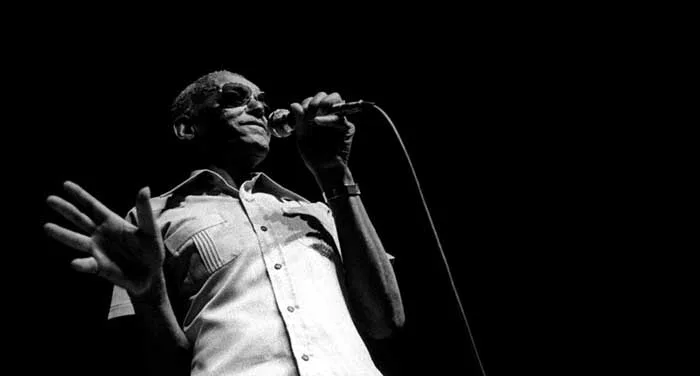 Cartola não realiza o sonho de ver Roberto Carlos gravar a música ’As rosas não falam’