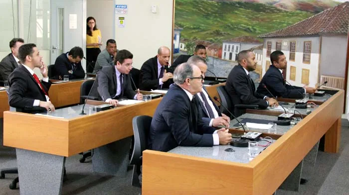 Prefeitura prioriza obras para gerar empregos e mobilidade, enquanto abandona investimentos sociais