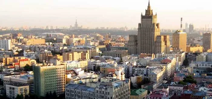 Impulsos e tentáculos sobre a Rússia, o velho inimigo que não verga