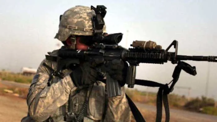 Os Exércitos, tantas vezes, como moinhos, acham que podem triturar a humanidade