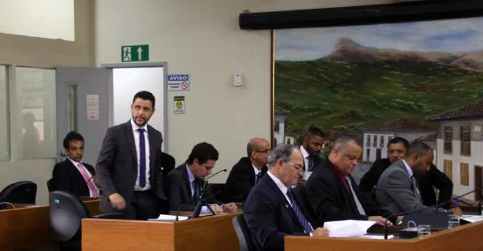 Vereadores votam, na terça-feira, LDO com aumento de receita, mas sem prever reajuste para o servidor