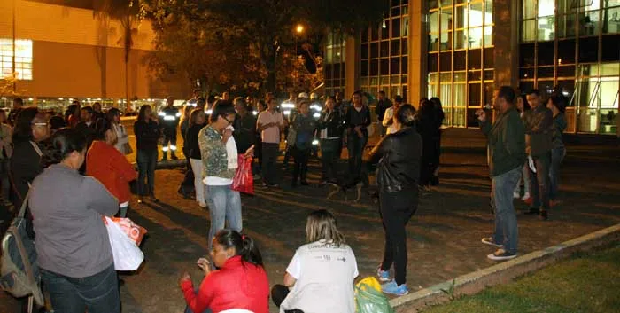 Servidores municipais decidem manter a “operação tartaruga” e aprovam dia de paralisação geral