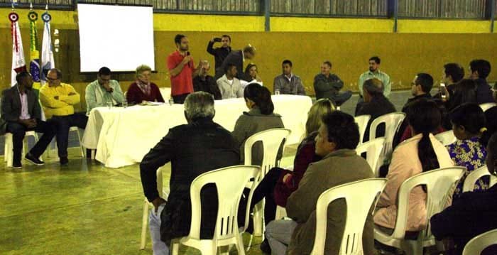 Ainda não se sabe quem vai arcar com os custos para a solução do esgoto no Pontal que atormenta moradores