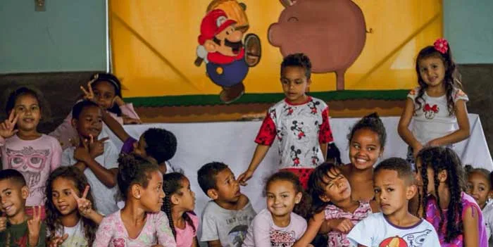 Missão Rede promove noite da pizza em prol das crianças do bairro Pedreira