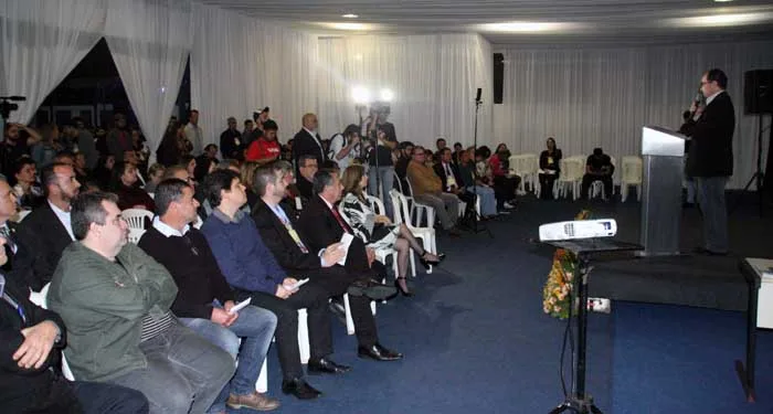 Workshop promovido pela Acita não teve o brilho do minério e nem debateu o seu fim iminente