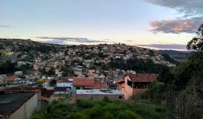 Alunos estudam Geografia conhecendo a realidade do bairro Gabiroba