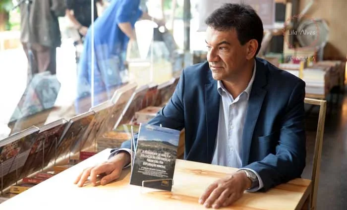 Denes Lott lança livro, neste sábado, sobre descomissionamento de minas no Clube da Leitura