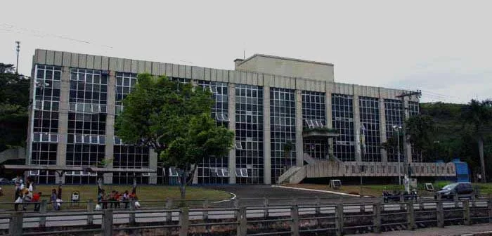 Sem repasses do governo estadual, Prefeitura de Itabira pode atrasar salários e parcelar 13º do servidor municipal