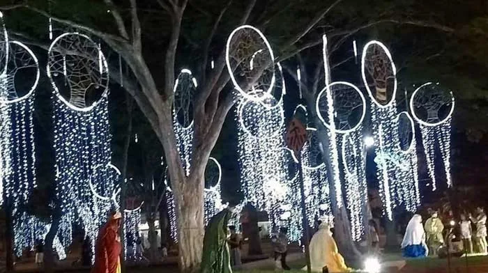 Neste sábado tem Auto de Natal com a Cia Itabirana de Teatro na praça Acrísio
