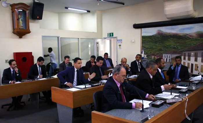 Câmara aprova relatório da CPI da UPA Fênix com indícios de ilícitos na concorrência e superfaturamento