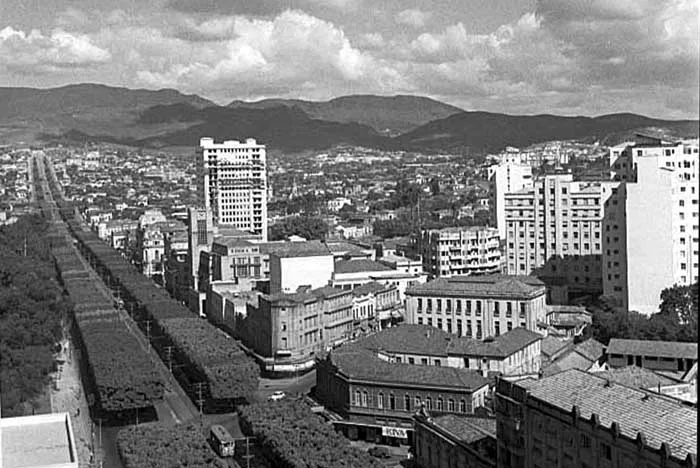 Por que escolheram essa região no sopé da Serra do Curral para ser Belo Horizonte, a capital?
