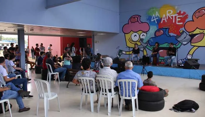 Triar brilha no palco do 4ª Arte, da Unifei, com belas vozes e arranjos musicais primorosos de Zeca Rodrigues