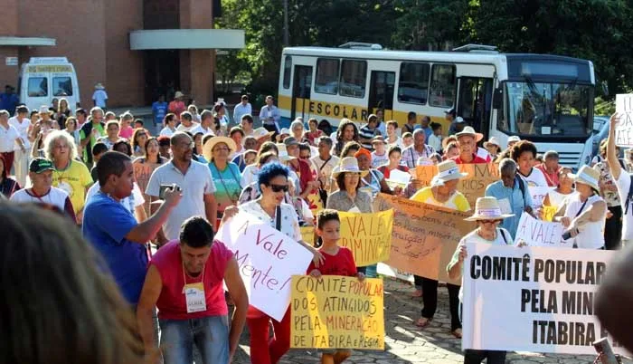 Atingidos pela mineração pedem ao MP a remoção de moradores em áreas de risco e quebra de sigilo dos processos das barragens