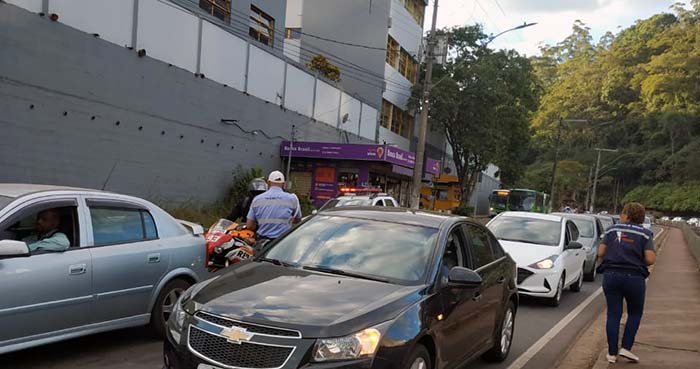 Transita desenvolve campanhas educativas para motoristas e motociclistas por um trânsito mais seguro em Itabira