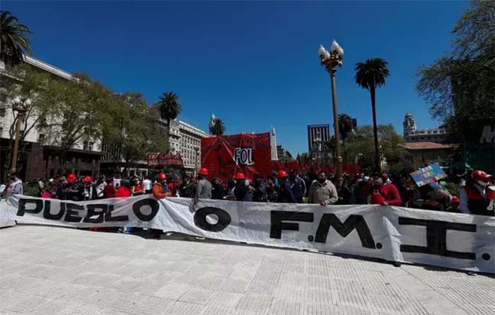 Crise na Argentina vai afetar o Brasil - Vila de Utopia