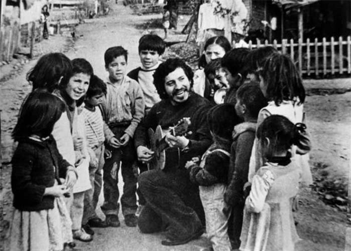 O assassinato de Victor Jara, cantor e compositor chileno