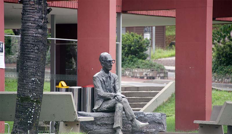 A não produção cultural de itabiranos: ainda tem uma pedra no meio do caminho