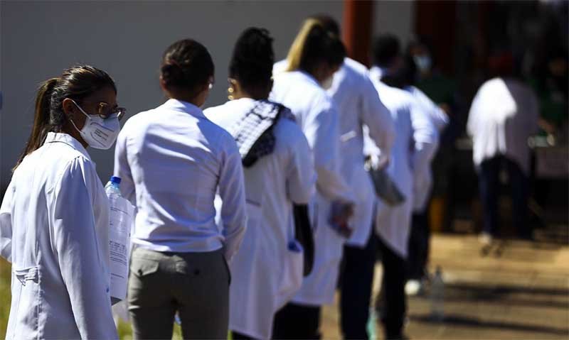 Estudo mostra desproporção entre população e número de médicos no Brasil