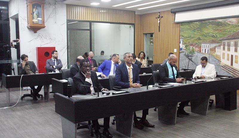 Embate por emendas e vetos fica empatado na Câmara de Itabira. Na terça-feira joga-se pelo desempate, se não houver mais procrastinação