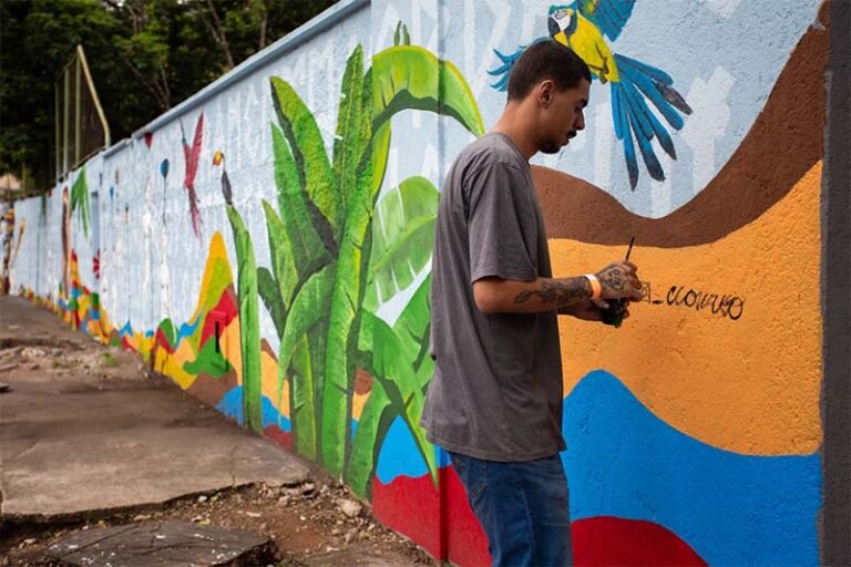 Artistas visuais residentes em Itabira já podem inscrever para a seleção de participantes na segunda edição do festival Mostra de Arte Pública