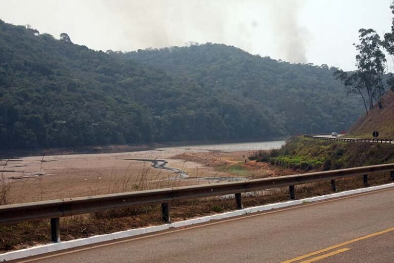 Vale diz recircular 80% da água que consome e não para mesmo com Santana perdendo vazão com a crise hídrica severa em Itabira