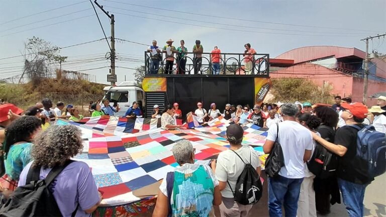 No 7 de setembro, Itabira teve desfile cívico, Grito dos Excluídos e Marcha pela Família e pelo Brasil com candidatos a prefeito atrás do voto evangélico
