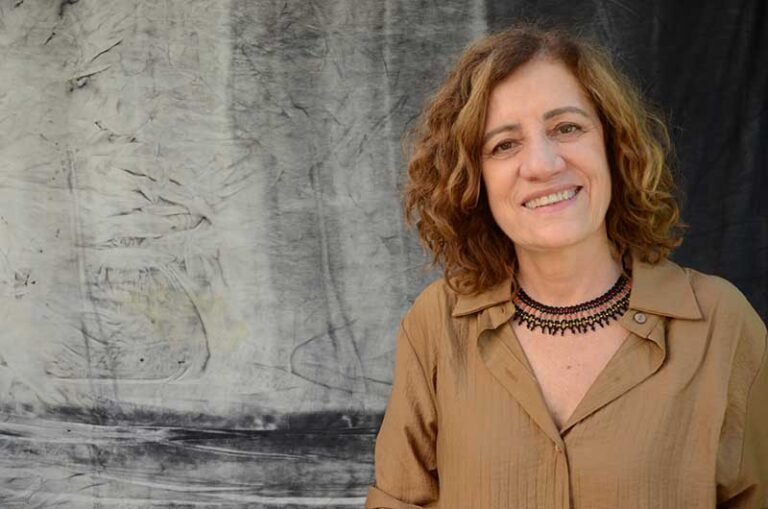 Depois de Conceição Evaristo, intelectual do ano, em 2023, agora é Miriam Leitão quem vem receber o troféu Juca Pato, no 4º Flitabira