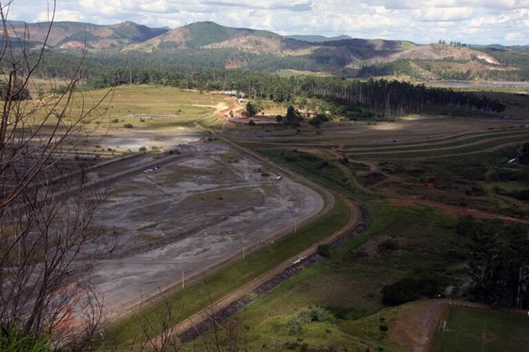 Vitória do Metabase de Itabira: TRT confirma direito à aposentadoria especial aos que trabalham em ZAS, pelo risco de ruptura de barragens