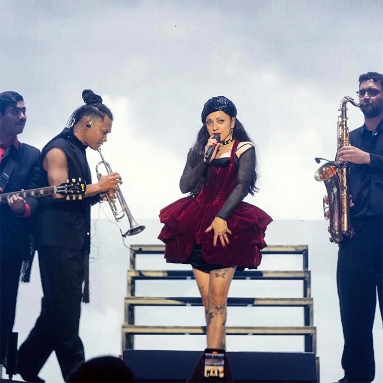 Ganhadora do Grammy Latino na categoria “Álbum de Música Alternativa”, Mon Laferte vem ao Brasil em março