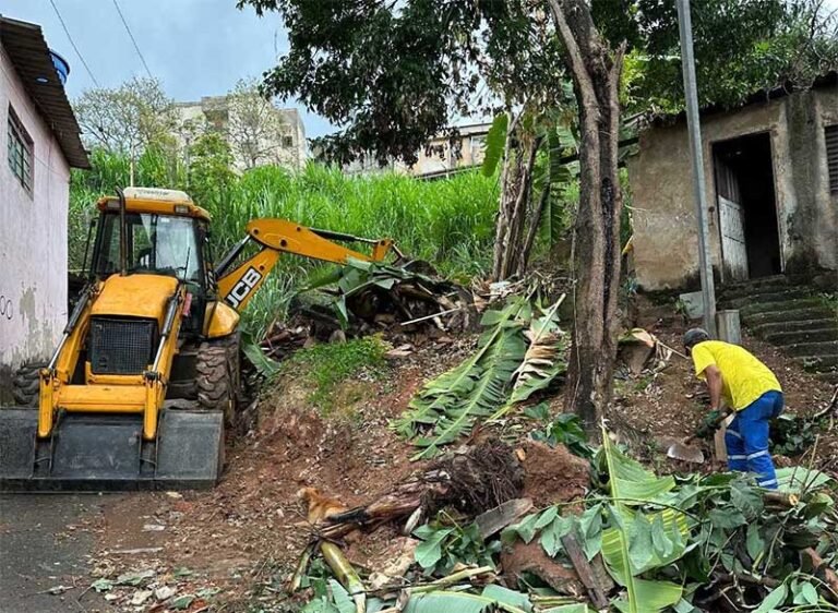 Prefeitura de Itabira realiza mutirão de limpeza no bairro São Bento na guerra contra o mosquito que tanto mal causa à saúde humana