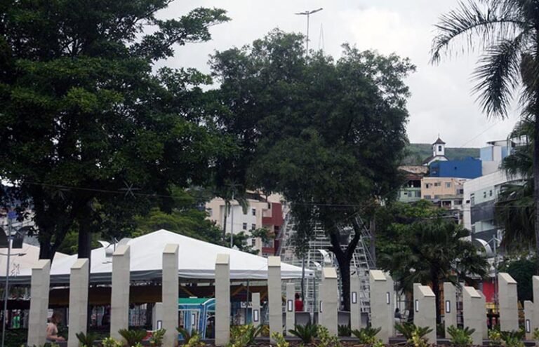 Festa natalina em Itabira ganha tom de tragédia com morte de mulher na praça Acrísio de Alvarenga