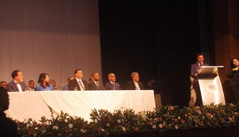 Câmara empossa vereadores, elege novo presidente e dá posse ao prefeito e vice-prefeito de Itabira