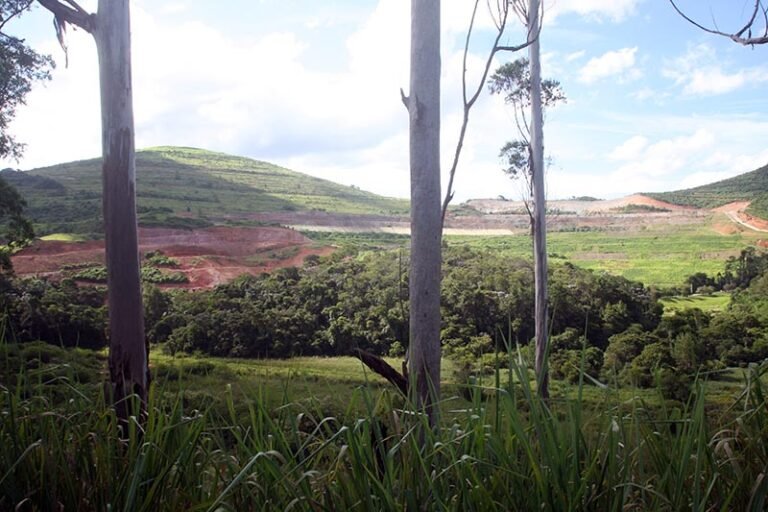 Alerta de segurança: deslizamento de pilha de estéril em Conceição do Pará é motivo de preocupações em Itabira