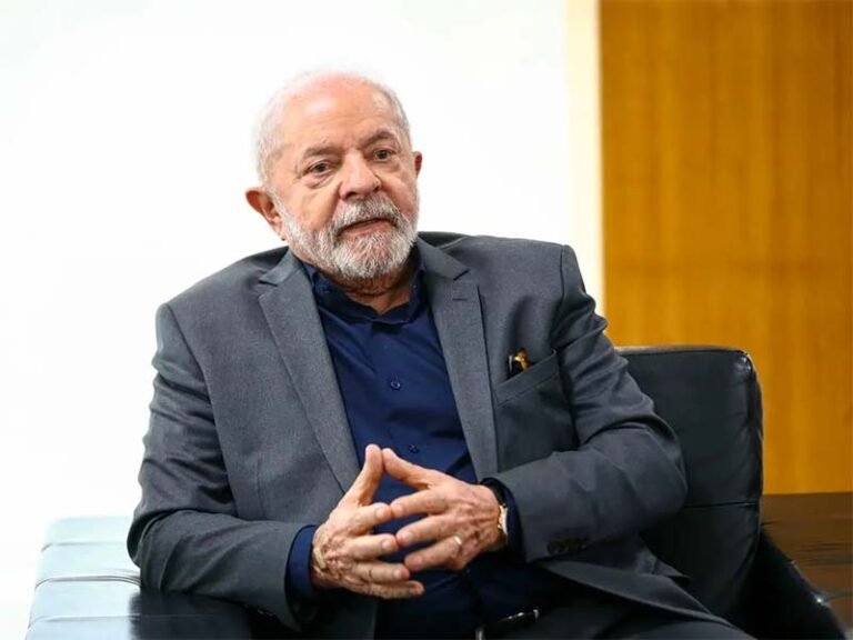 “Grande imprensa” critica o governo Lula por interesses do mercado, que faz oposição às reformas