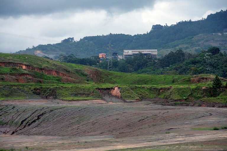 Reaproveitamento de rejeitos de minério de ferro ganha novo capítulo com embargos na Justiça Federal contra decisão que favorece grandes mineradoras