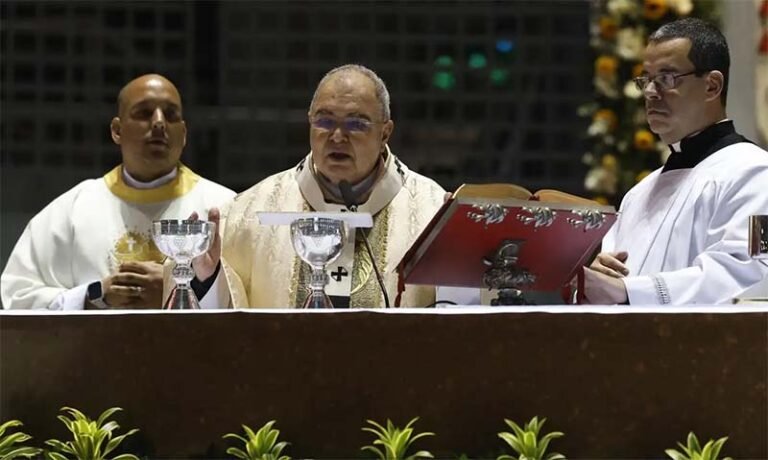 Sucessão papal é definida em conclave na Capela Sistina, do Vaticano