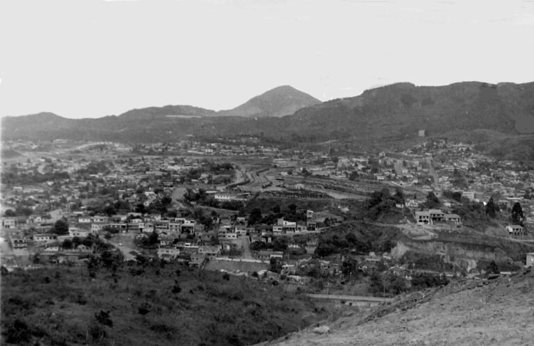 Promotor José Adilson Bevilácqua ouve testemunhas sobre a devastação ambiental da Vale em Itabira, em inquérito de 1985
