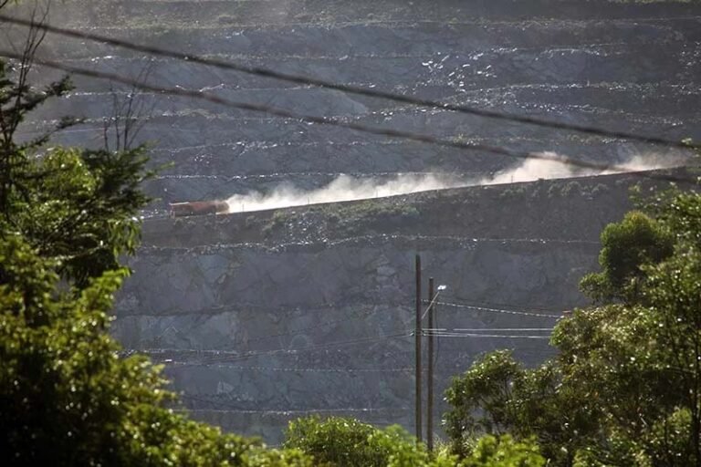 Vereador denuncia na ALMG que a Vale manipula dados de poeira em Itabira com irrigação; mineradora alega controle ambiental