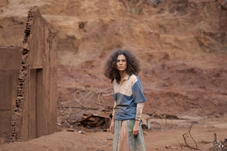 Drama “O Silêncio das Ostras” aborda a realidade de quem vive à margem da mineração no Brasil