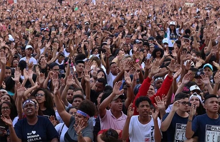 A infantilização da fé: como o ultraconservadorismo religioso reforça o patriarcado e alimenta o ódio