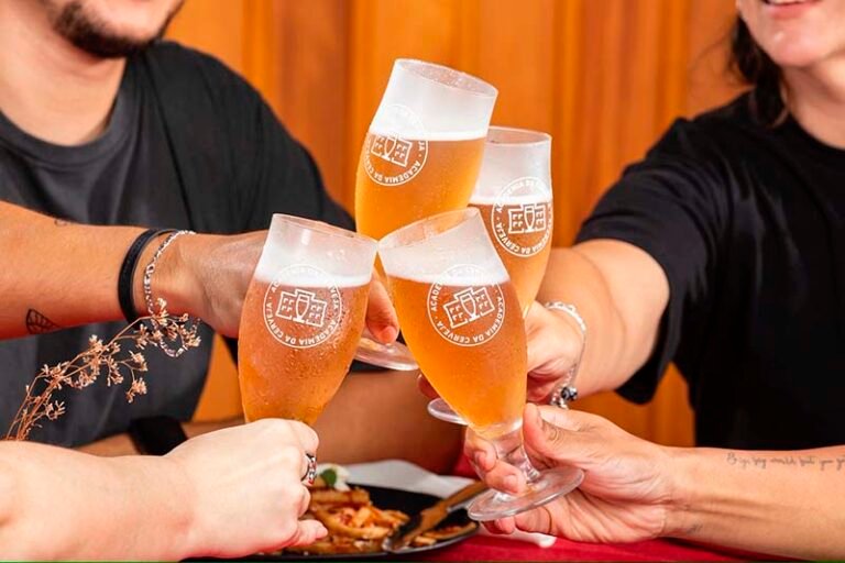 Dia da Cerveja: a história por trás da bebida favorita dos brasileiros