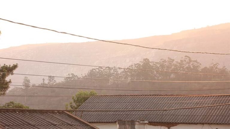 Poluição do ar por partículas de minério e fuligem das queimadas afeta saúde respiratória, mental e cardiovascular da população de Itabira
