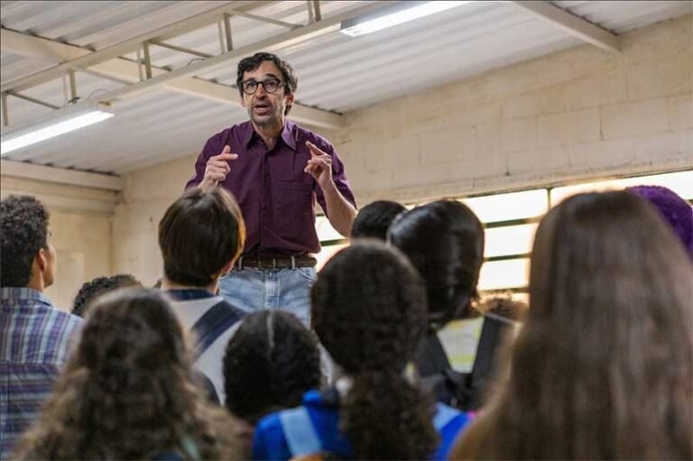 “Escola Sem Muros”, novo longa de Cao Hamburger, encerra filmagens em São Paulo