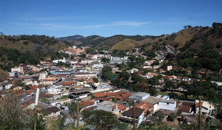 Santa Maria de Itabira: memória, afeto e urgências de uma cidade entre montanhas